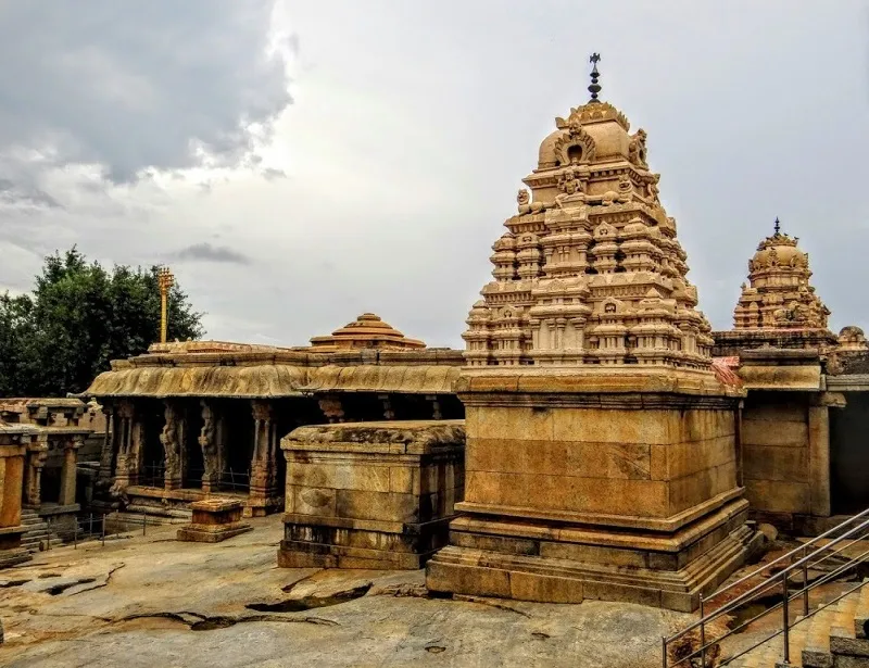 #Hanging_Pillar_Temple,